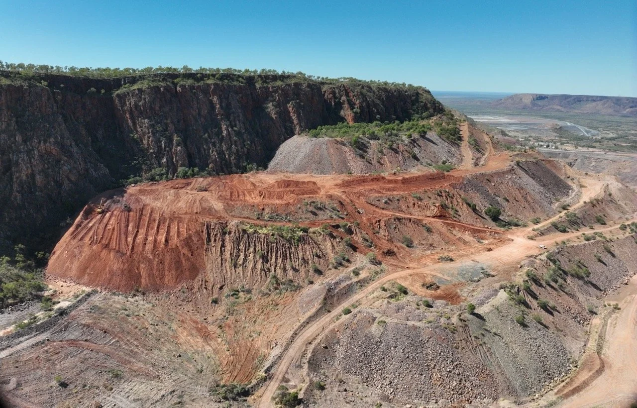 Mine site rehabilitation progress monitoring